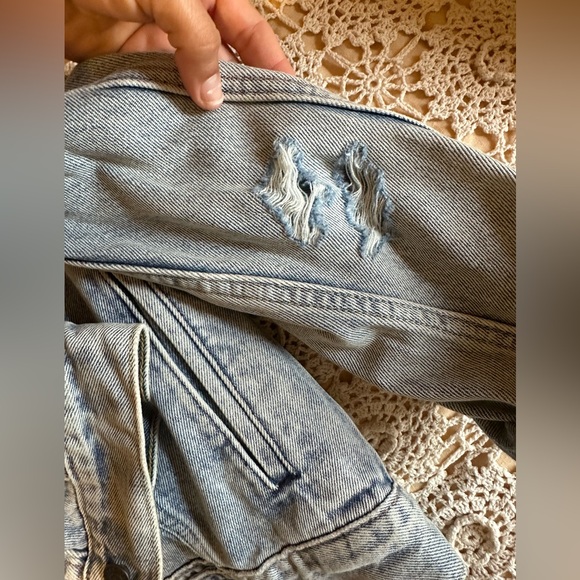 NWT Levi’s Patched Denim Jean Jacket S - Picture 7 of 9